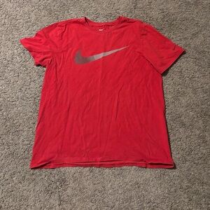 Nike Men's Red Short Sleeve Tee